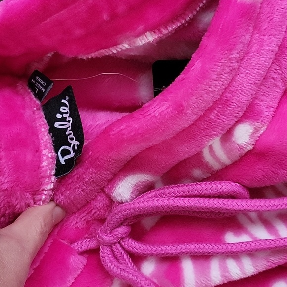 Barbie sweater and shorts set - Picture 5 of 6